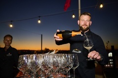 Jedinečné Aperitivo v Pytloun Sky bar & Restaurant Prague s kouzelným výhledem na Prahu