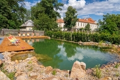 Romantika v Zámeckém hotelu Maxmilian Lifestyle Resort**** s polopenzí, wellness a unikátním labyrintáriem