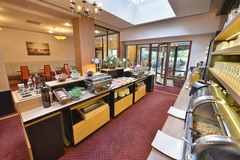 Romantika v Zámeckém hotelu Maxmilian Lifestyle Resort**** s polopenzí, wellness a unikátním labyrintáriem
