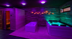 Relaxace v privátním wellness s lahví vynikajícího Frizzante na Ranči Jestřebice