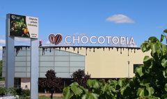 Prohlídka s ochutnávkou i výroba vlastní čokolády v Chocotopii