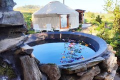 Úžasný glamping v jurtě na samotě uprostřed nádherné podkrkonošské přírody pro 2 osoby