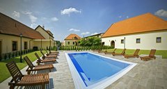Relaxační pobyt v útulném Hotelu Buchlov - venkovní bazén