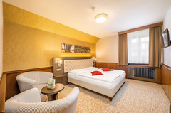 Relaxační pobyt v malebném Hotelu Zlatá hvězda Třeboň**** - dvoulůžkový pokoj