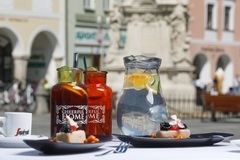Relaxační pobyt v malebném Hotelu Zlatá hvězda Třeboň**** - posezení na zahrádce hotelové restaurace