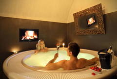 Wellness pobyt na zámku Chateau St. Havel - privátní vířivka