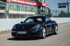 Jízda v Porsche 718 Cayman na velkém závodním okruhu