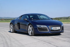 Jízda v Audi R8 4.2 V8 na velkém závodním okruhu