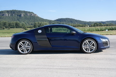 Jízda v Audi R8 4.2 V8 na velkém závodním okruhu