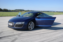 Jízda v Audi R8 4.2 V8 na velkém závodním okruhu