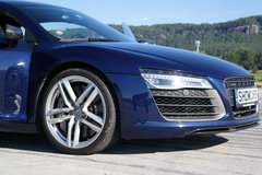 Jízda v Audi R8 4.2 V8 na velkém závodním okruhu