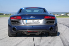 Jízda v Audi R8 4.2 V8 na velkém závodním okruhu