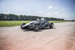 Jízda v Ariel Atom na okruhu