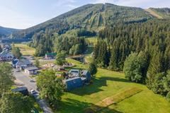 Nabitý horský pobyt na 6 nocí v Hotelu Skicentrum Harrachov přímo pod skokanským můstkem pro 2 osoby