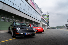 Jízda v Porsche 911 na Masarykově závodním okruhu v Brně