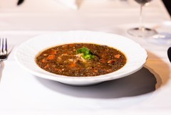 Degustační menu v unikátní restauraci Talíř v srdci Prahy