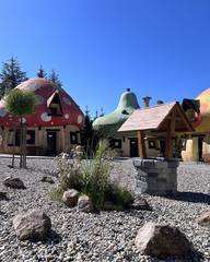Netradiční rodinný pobyt s polopenzí v kouzelné Houbičkové vile Hotelového resortu JESENICE