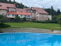 Netradiční rodinný pobyt s polopenzí v kouzelné Houbičkové vile Hotelového resortu JESENICE