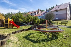 Netradiční rodinný pobyt s polopenzí v kouzelné Houbičkové vile Hotelového resortu JESENICE