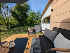 Okouzlující chata U Vlka na břehu řeky Lomnice - exteriér
