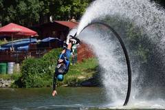 Let na flyboardu