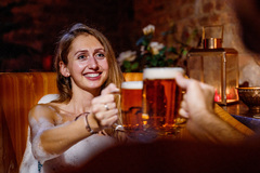 Pivní lázně Brno pro dva – uvolňující balíček s pivní koupelí, saunou, masáží a konzumací v restauraci