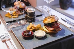 Tříchodové degustační menu v Monastery Garden Bistro