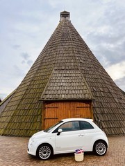 Pobyt v unikátním Vigvam resortu pro dva s polopenzí, piknikem a wellness