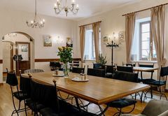 Pobyt pro 2 osoby s polopenzí v Hotelu Galerie Třeboň**** a návštěvou vodního světa