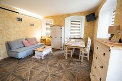 Apartmány penzionů na nádvoří a v podhradí hradu Vildštejn