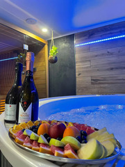 Privátní lázně s kanadskou vířivkou a finskou saunou