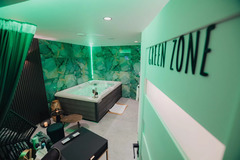 Privátní relax v kanadské vířivce - Lázně TOM