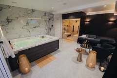 Privátní lázně s kanadskou vířivkou a infrasaunou - zóna GOLD