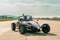 Jízda v Ariel Atom na velkém Masarykově okruhu v Brně