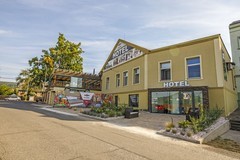 Romantický pobyt se snídaní a tříchodovou degustační večeří ve Wellness Hotelu Kocanda****