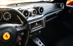 Jízda ve Ferrari California T na závodním okruhu Slovakiaring