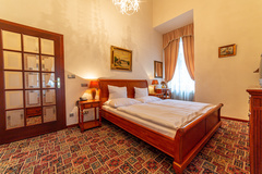 Exkluzivní romantický pobyt na 2 noci s relaxací ve wellness a středověkou večeří na zámku Zbiroh pro dva