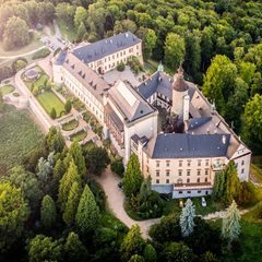 Exkluzivní romantický pobyt na 2 noci s relaxací ve wellness a středověkou večeří na zámku Zbiroh pro dva