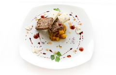 Noc na zámku Křtiny v Moravském krasu s polopenzí pro 2 osoby