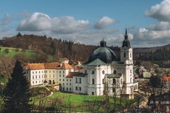 Noc na zámku Křtiny v Moravském krasu s polopenzí pro 2 osoby