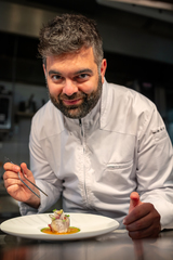 Zážitková noc v hotelu Bookquet se snídaní a degustační 6chodovou večeří