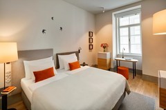 Zážitková noc v hotelu Bookquet se snídaní a degustační 6chodovou večeří