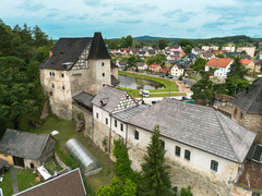 Romantický pobyt na historickém hradu Vildštejn se snídaní a degustační večeří pro 2 osoby