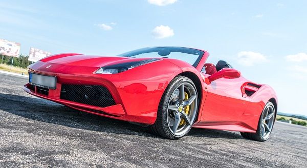 Jízda ve Ferrari na letišti Dlouhá Lhota u Příbrami