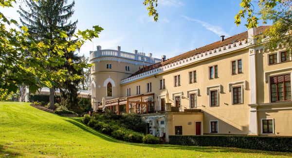 Sportovní pobyt na zámku Chateau St. Havel pro 2 osoby s polopenzí