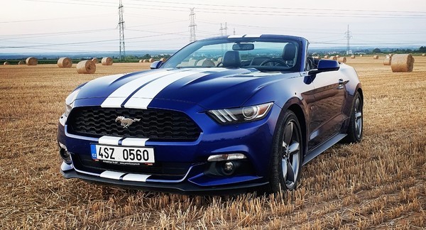 Pronájem Ford Mustang Cabrio 2016