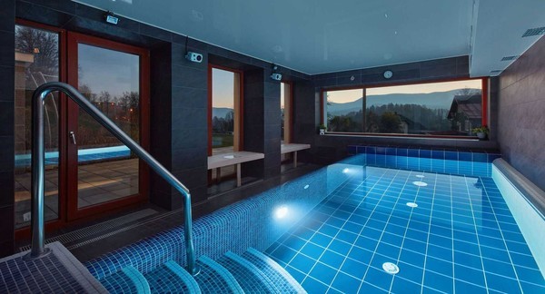 Relaxační wellness pobyt s polopenzí a královskou čokoládovou masáží v hotelovém resortu Slunný dvůr