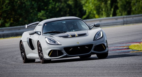 Spolujízda v Lotus Exige Sport 420 na velkém závodním okruhu Autodromu Most