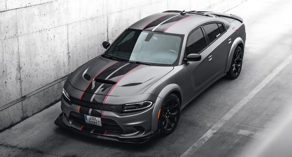 Pronájem Dodge Charger 2016 s neomezeným nájezdem kilometrů Praha