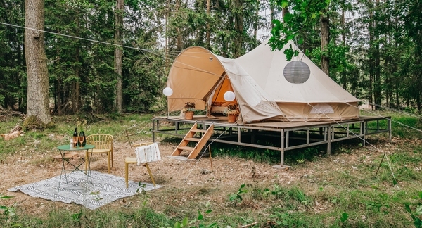 Úžasný glamping v srdci jižních Čech v areálu penzionu Černická obora pro 2 osoby na 2 noci